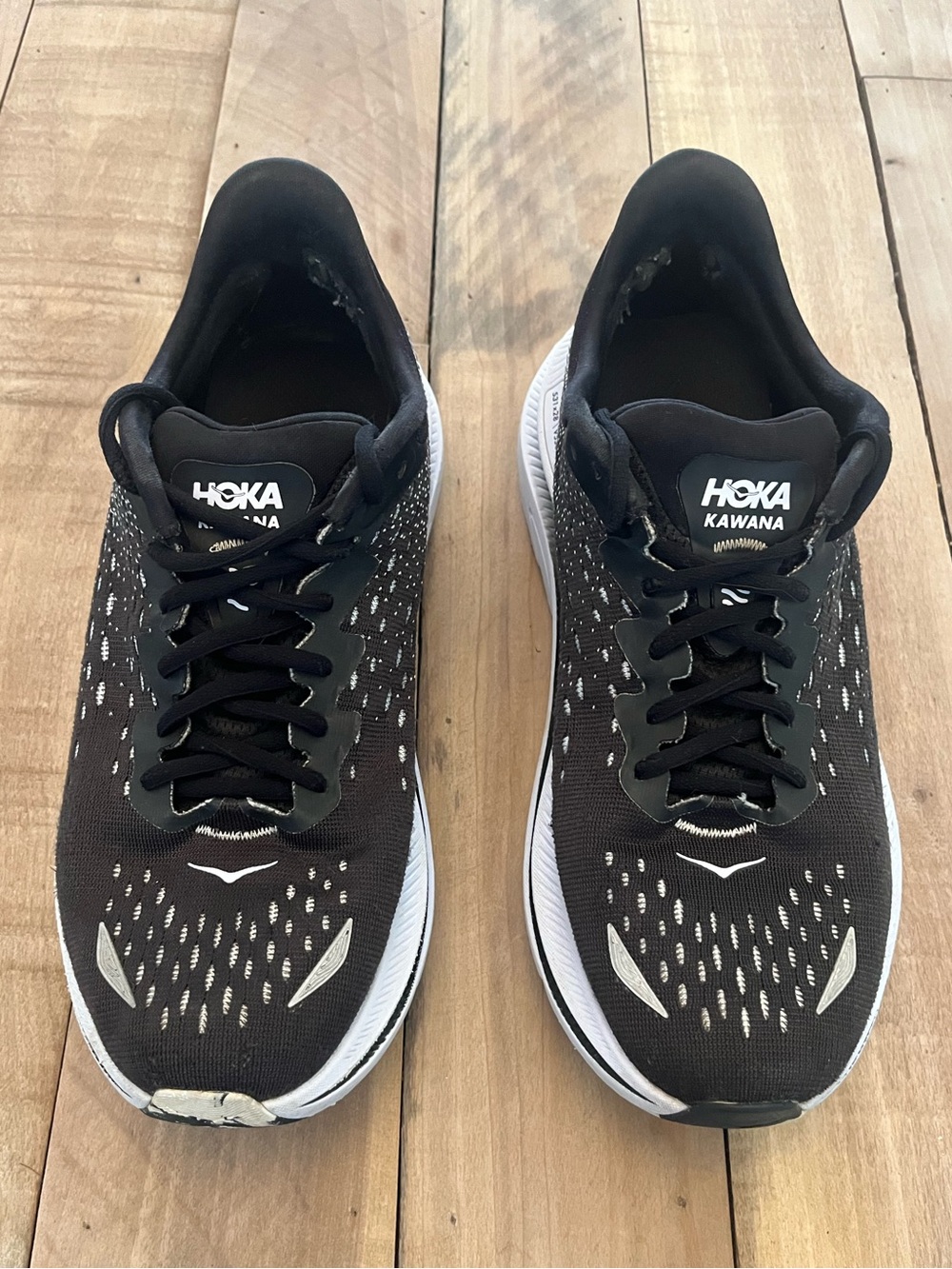 HOKA One One Kawana Black White Athletic Running Shoes Size 9B (1123164BWHT)